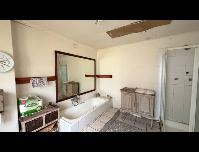 15 BEDROOM FREEHOLD FOR SALE IN FAIRLEADS